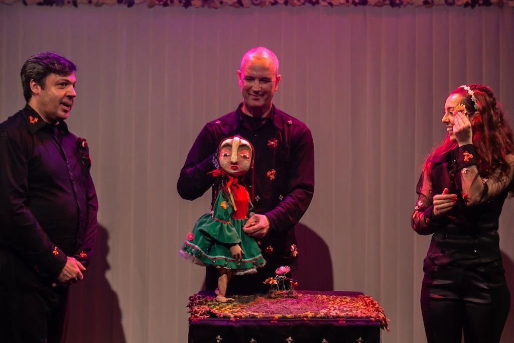 Maria Peçonha por Cia Gente Falante