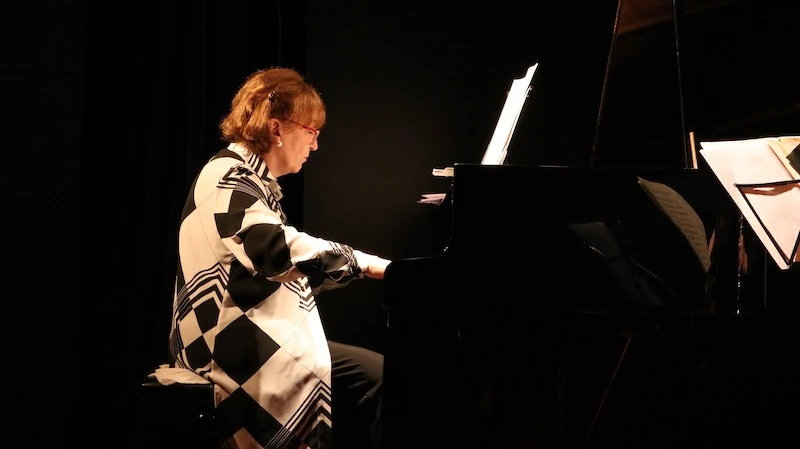 Pianista Olinda Allessandrini apresenta mais uma edição das Audições Comentadas de Música Erudita
