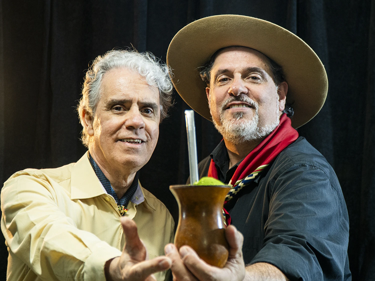 Arquivo das Artes Banrisul Cultural - Sarau Conta uma Canção, conduzido por Érlon Péricles e Vinicius Brum